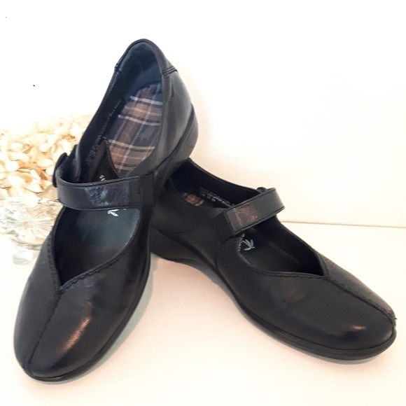LEATHER Dromedaris Mary Jane Style Shoes. Black Velcro Closure Size 36 (6-6.5) - Picture 2 of 12